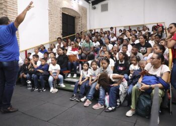 Edeeste impacta a más de 5 mil personas con charla de eficiencia energética